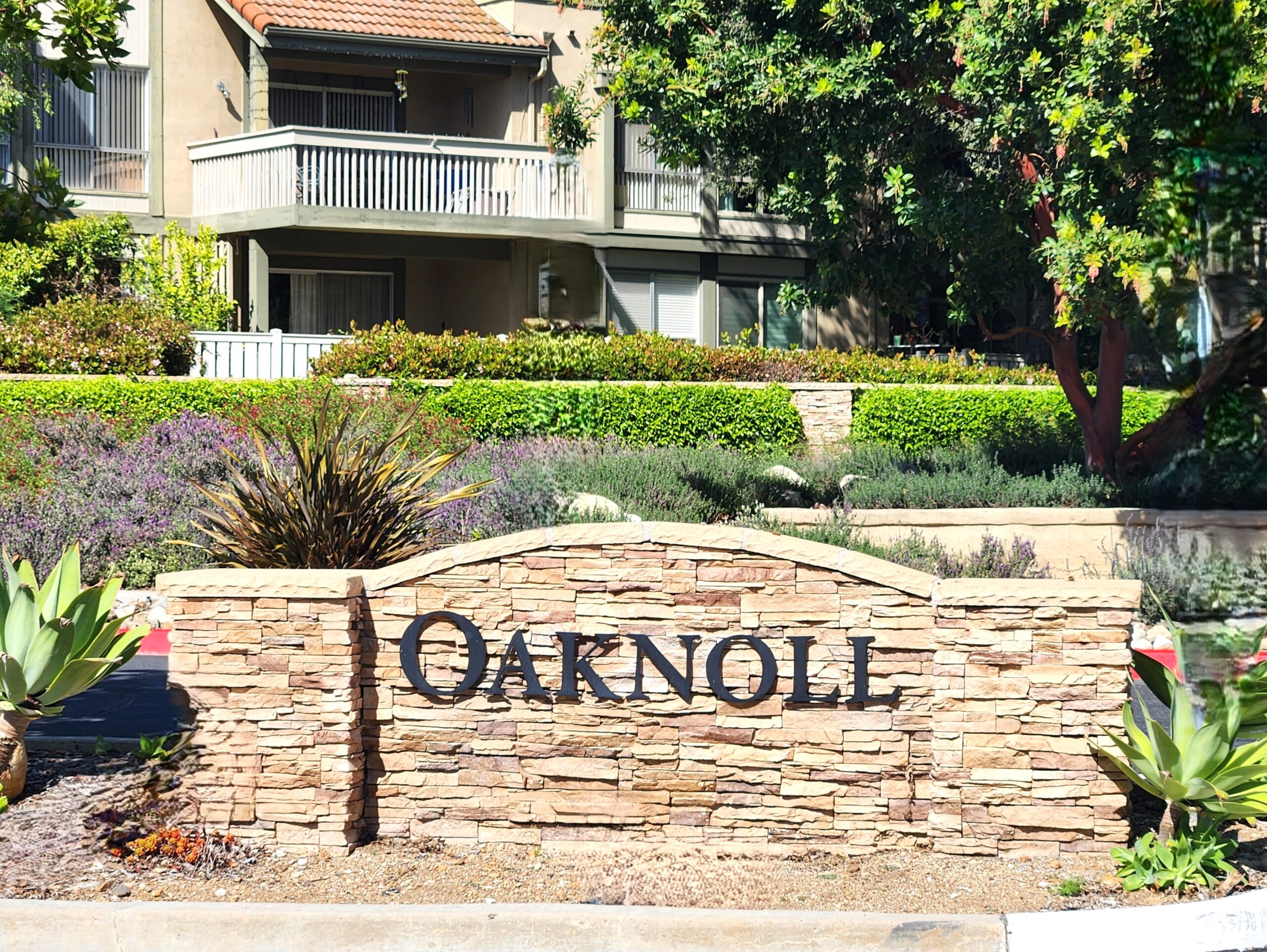 Oaknoll Villas, Thousand Oaks